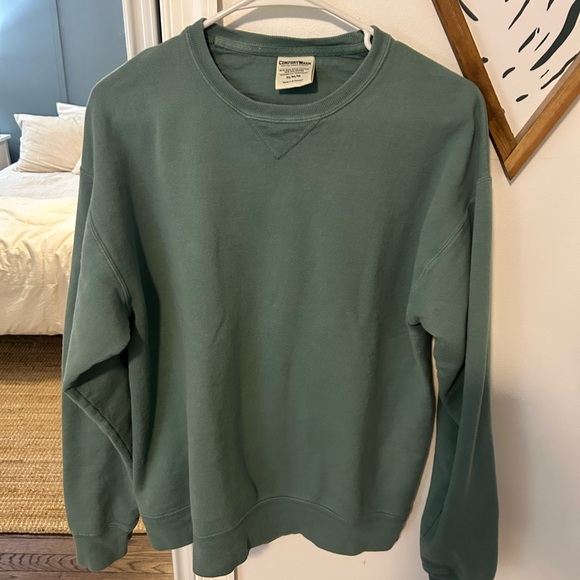 •Comfort Wash Crewneck• - Picture 3 of 3